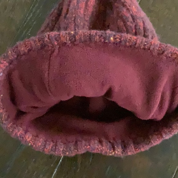 NEW no tag ROOTS LADIES FLEECE LINED HAT ONE SIZE, BURGUNDY - Picture 2 of 2